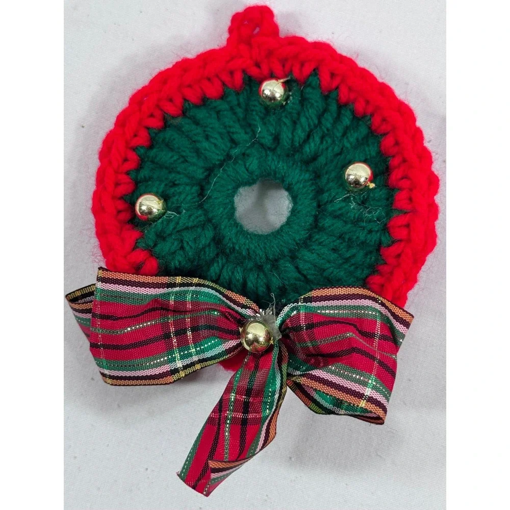 Handmade Vintage Crochet Christmas Wreath Ornament Red Green Plaid Bow 3.5 Inch